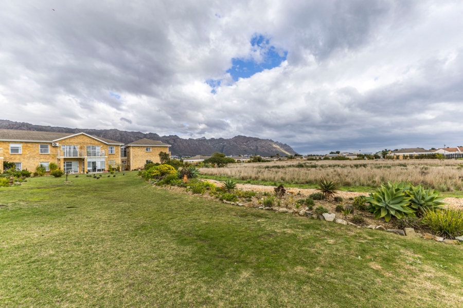 2 Bedroom Property for Sale in Whispering Pines Western Cape